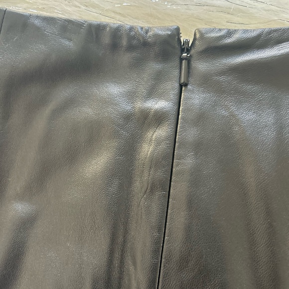 GUESS BY MARCIANO BLACL FIT AND FLARED MINI SKIRT.SIZE 2 - Picture 5 of 6